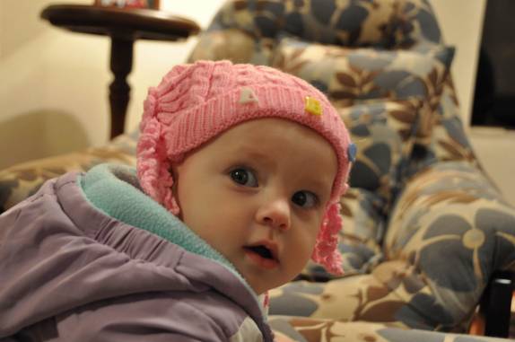 Luiza, vestida de holandesinha, em Curitiba - PR